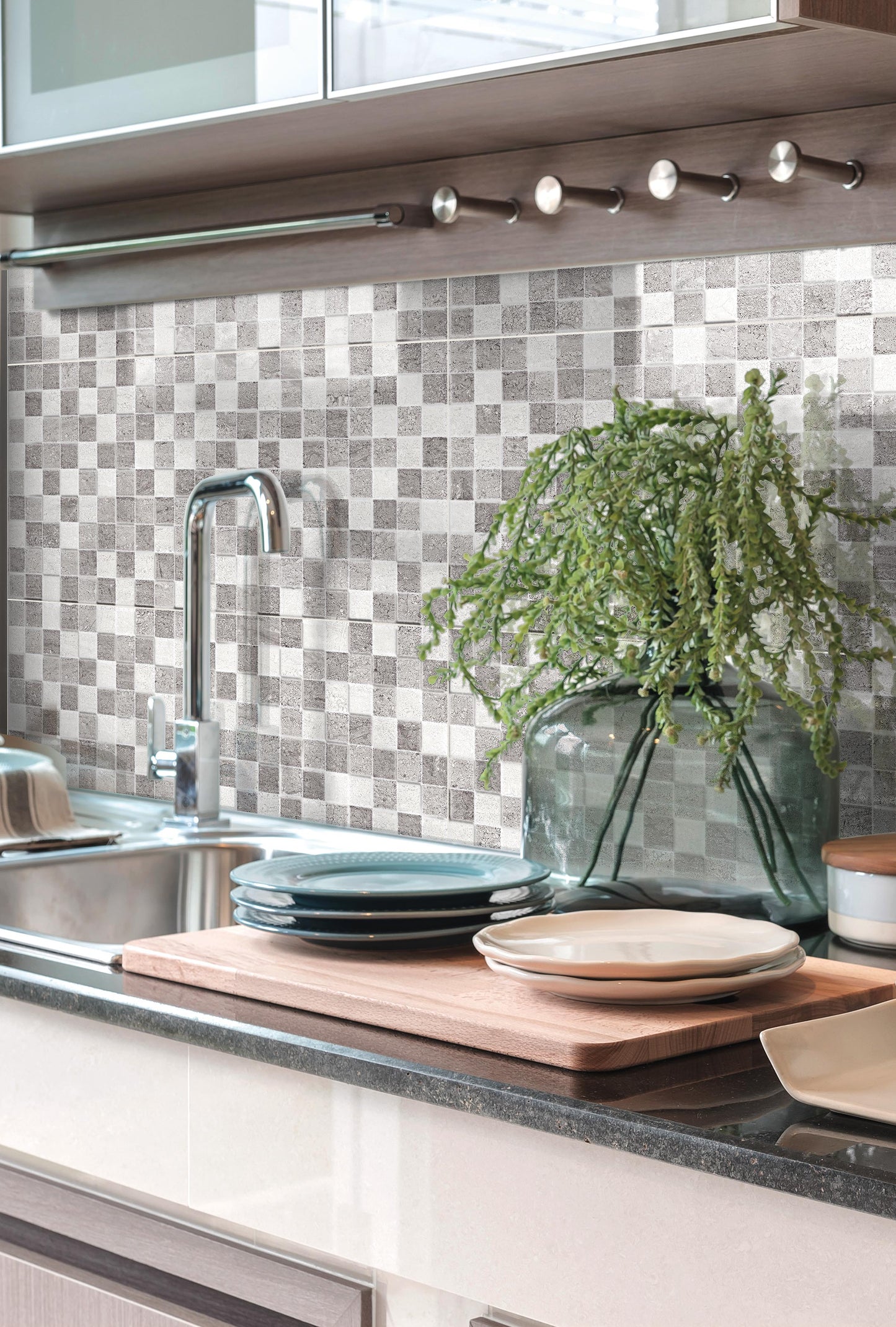 Trani Mosaico Grigio/Perla 25x60 Bordo Nat. Lucido Savoia Italia