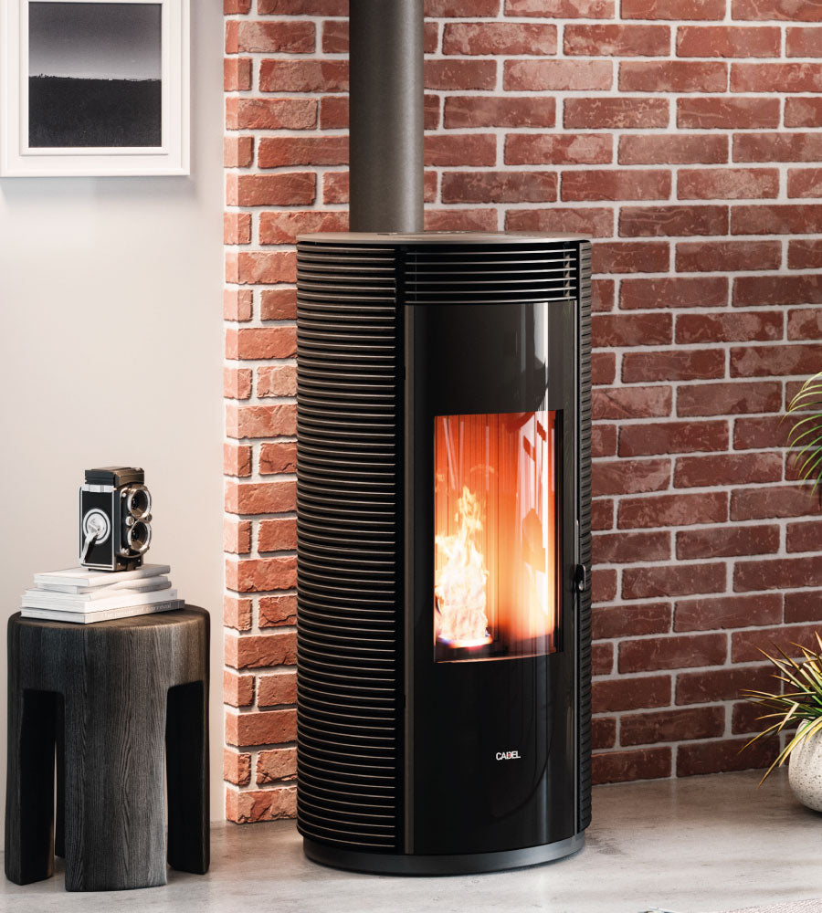 Spin Plus 9 Airtech Up-Twin Ghisa Nero Stufa a Pellet 8,5 Kw Canalizzata Ad Aria CADEL