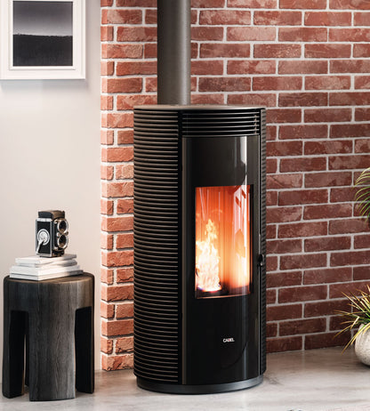 Spin Plus 9 Airtech Up-Twin Ghisa Nero Stufa a Pellet 8,5 Kw Canalizzata Ad Aria CADEL