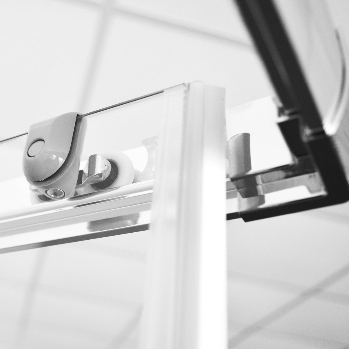 Essential Lato Doccia cm 93-95 Cristallo Trasparente 6 mm